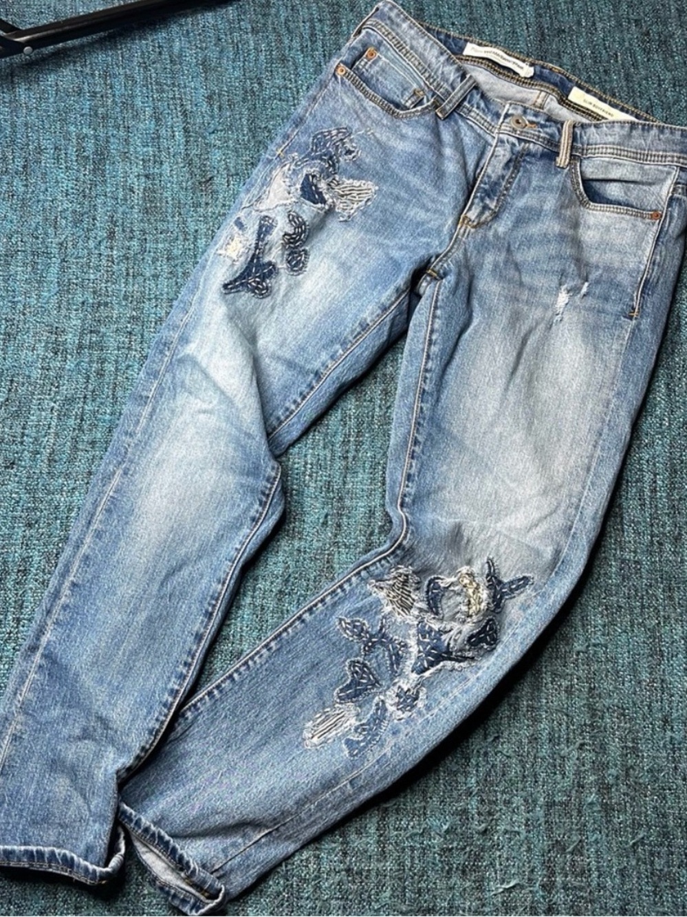 Anthropologie Pilcro and the Letterpress Slim Boyfriend Embroidered Jeans 27